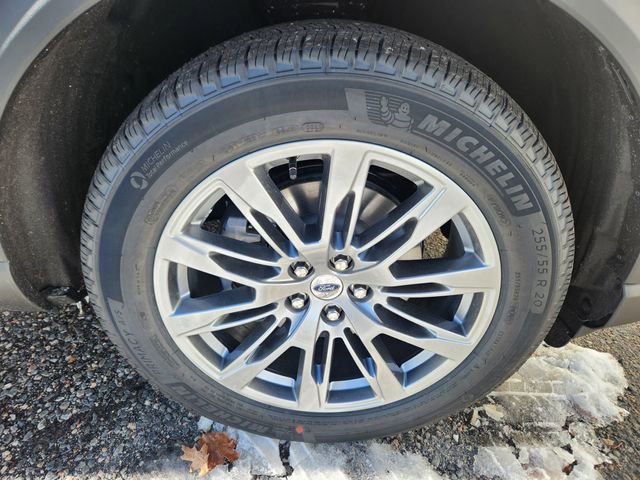 New 2026 Ford Explorer Platinum image 19
