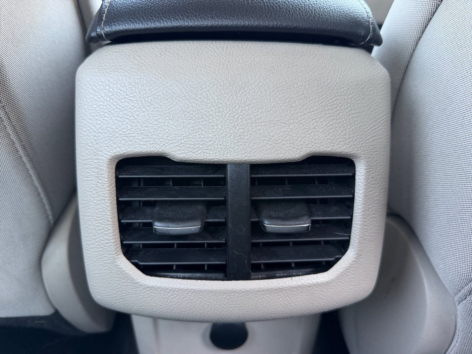Used 2018 Ford Fusion SE FWD image 32