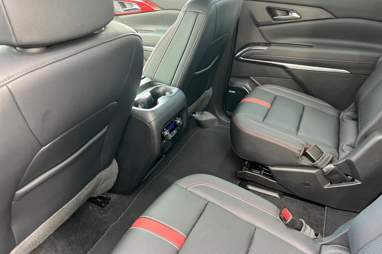 Certified 2024 Chevrolet Traverse RS w/ LPO, Floor Liner Package image 14