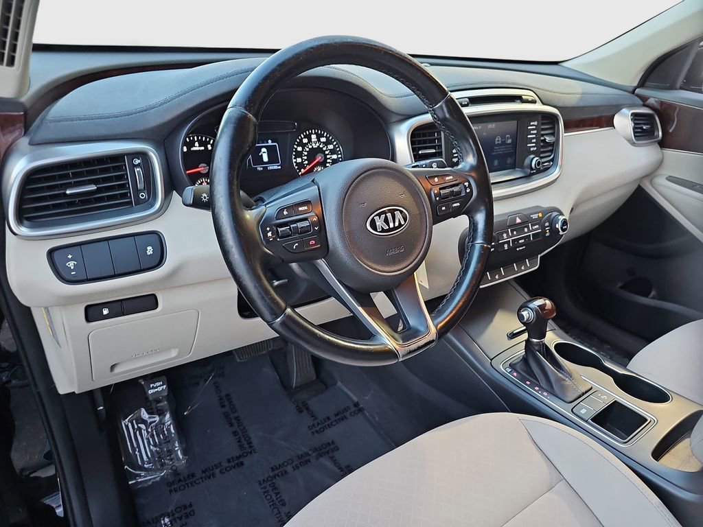 Used 2018 Kia Sorento FWD image 9