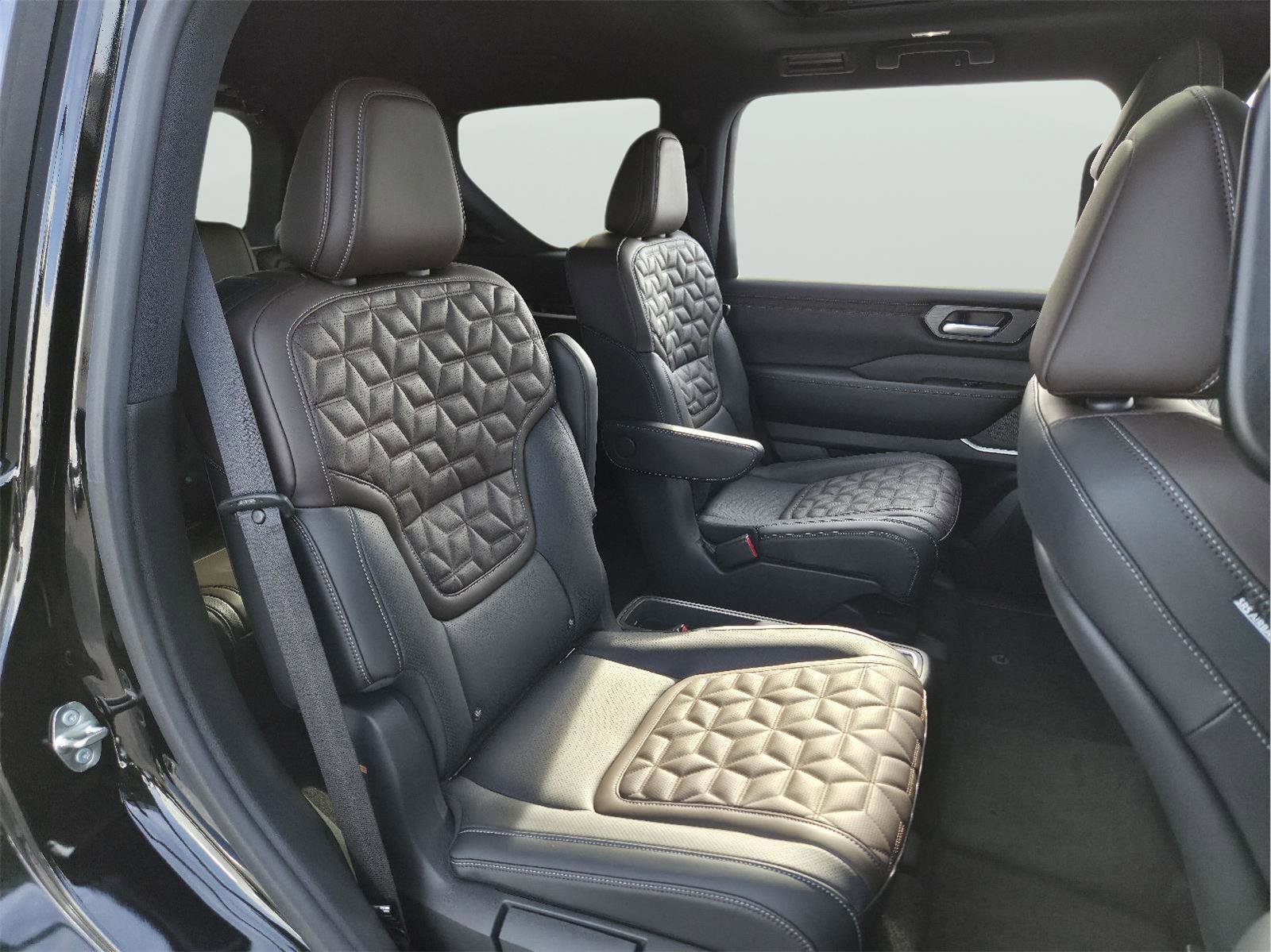 New 2025 Nissan Armada Platinum Reserve image 17