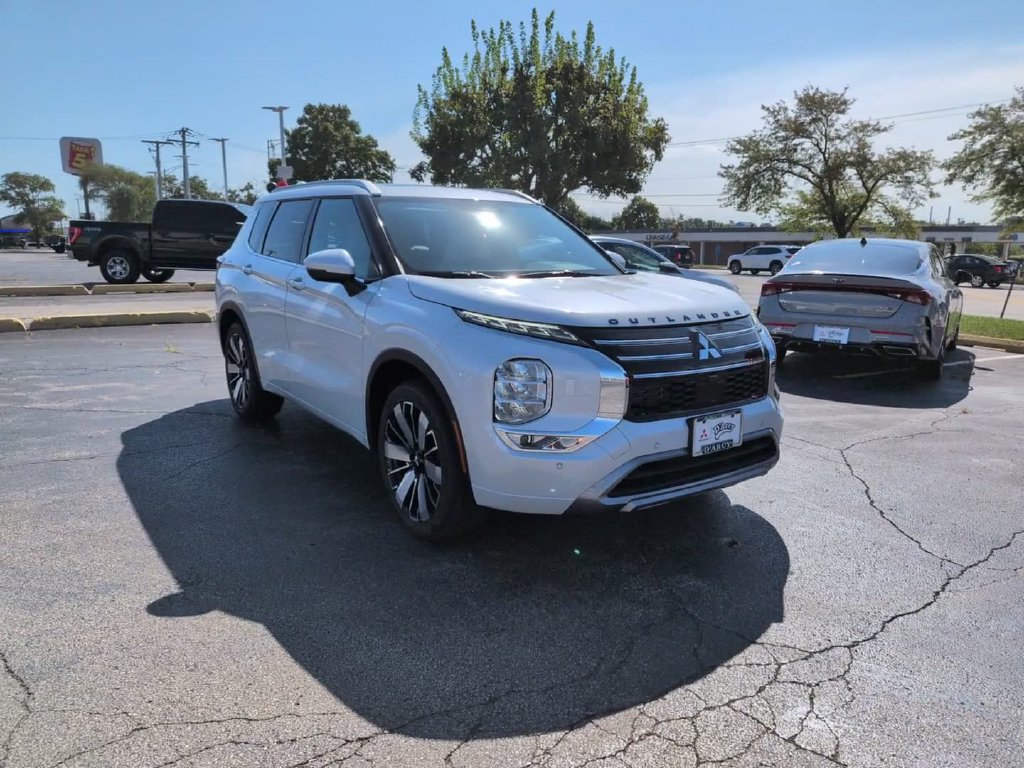 New 2026 Mitsubishi Outlander SEL AWD/4WD image 3