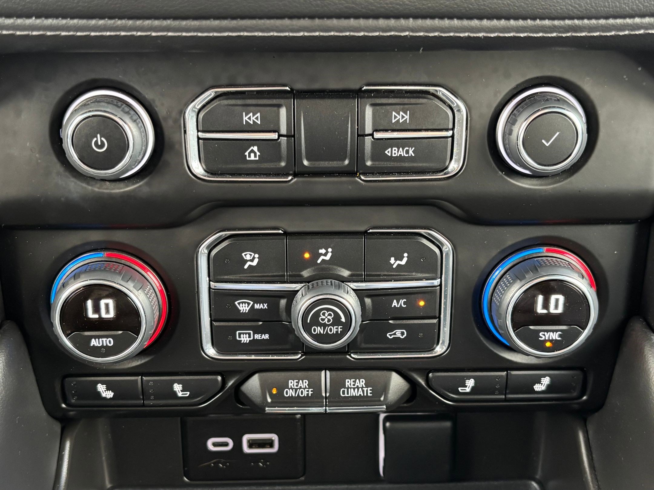 Used 2023 Chevrolet Tahoe Z71 w/ Off-Road Capability Package image 26