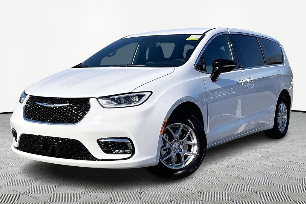 New 2026 Chrysler Pacifica Select FWD image 2