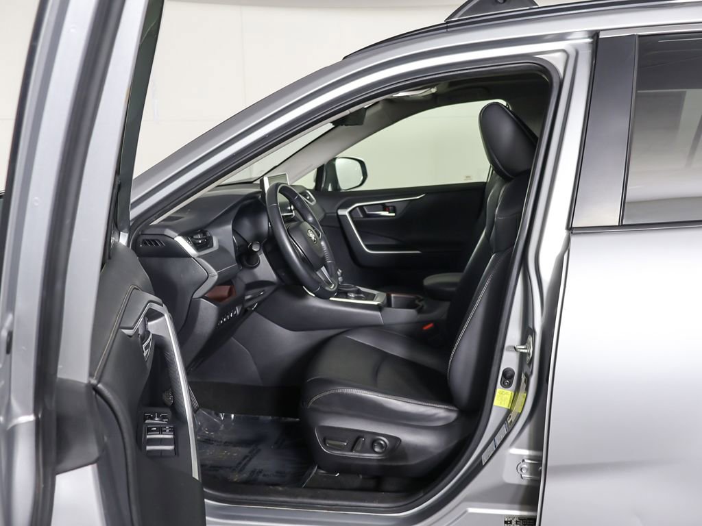 Used 2022 Toyota RAV4 Limited image 30