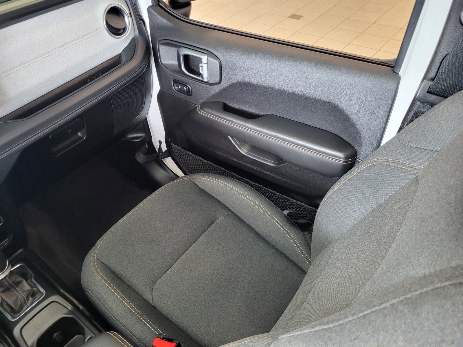 Used 2025 Jeep Wrangler Sahara image 16