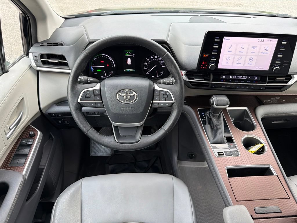 Used 2021 Toyota Sienna XLE AWD/4WD image 23