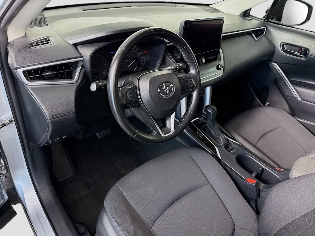 Used 2023 Toyota Corolla Cross LE image 9