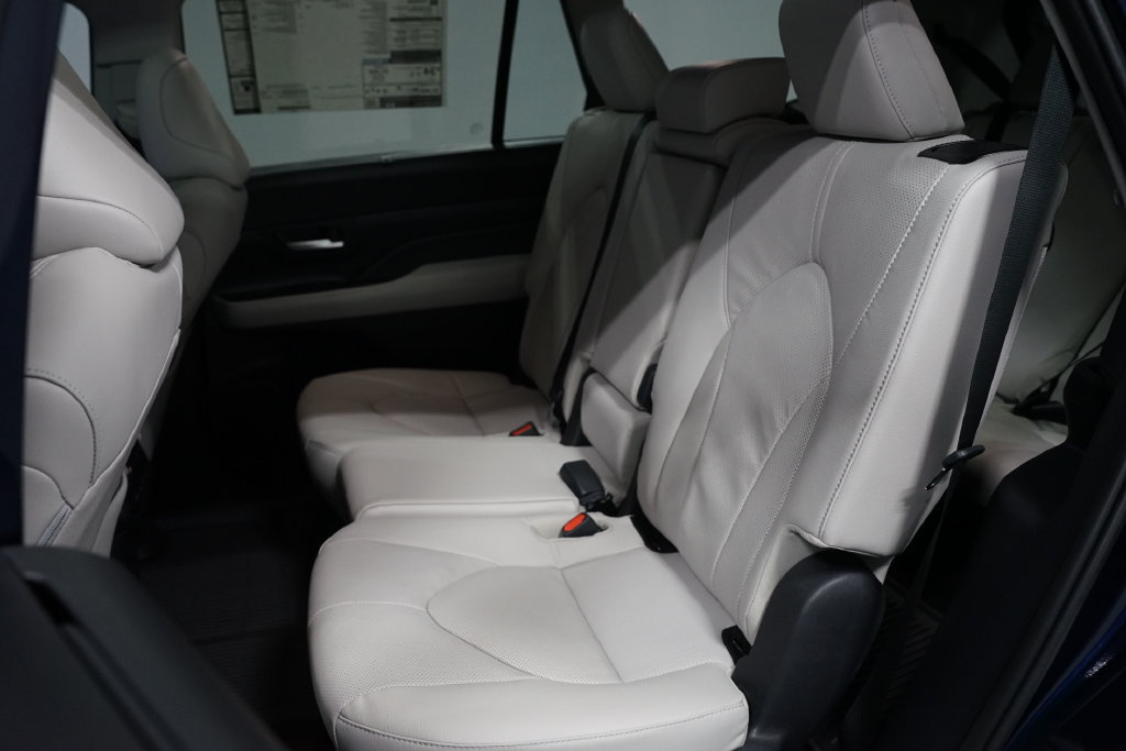 New 2026 Toyota Grand Highlander AWD Hybrid image 30