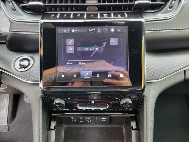 Used 2024 Jeep Grand Cherokee Altitude image 21