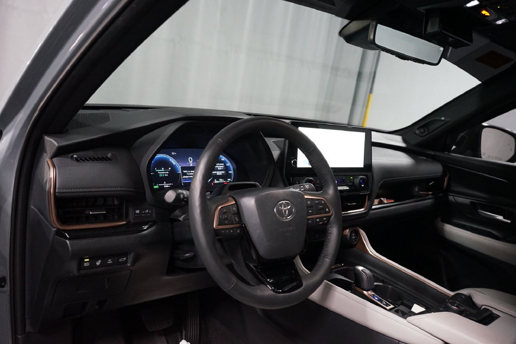Used 2026 Toyota Grand Highlander AWD Hybrid image 7