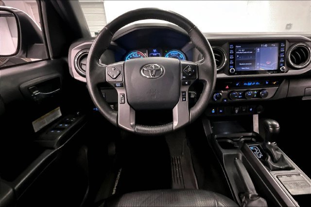 Used 2020 Toyota Tacoma TRD Off-Road AWD/4WD image 6