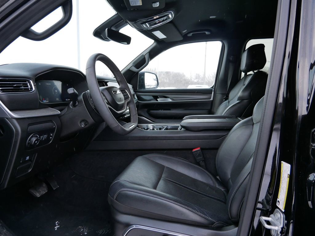 Used 2024 Jeep Wagoneer Series III image 10