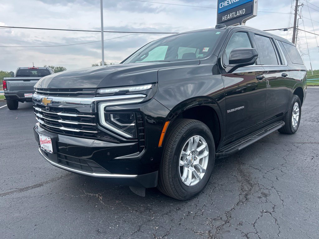 Used 2025 Chevrolet Suburban LT AWD/4WD 360° Tour