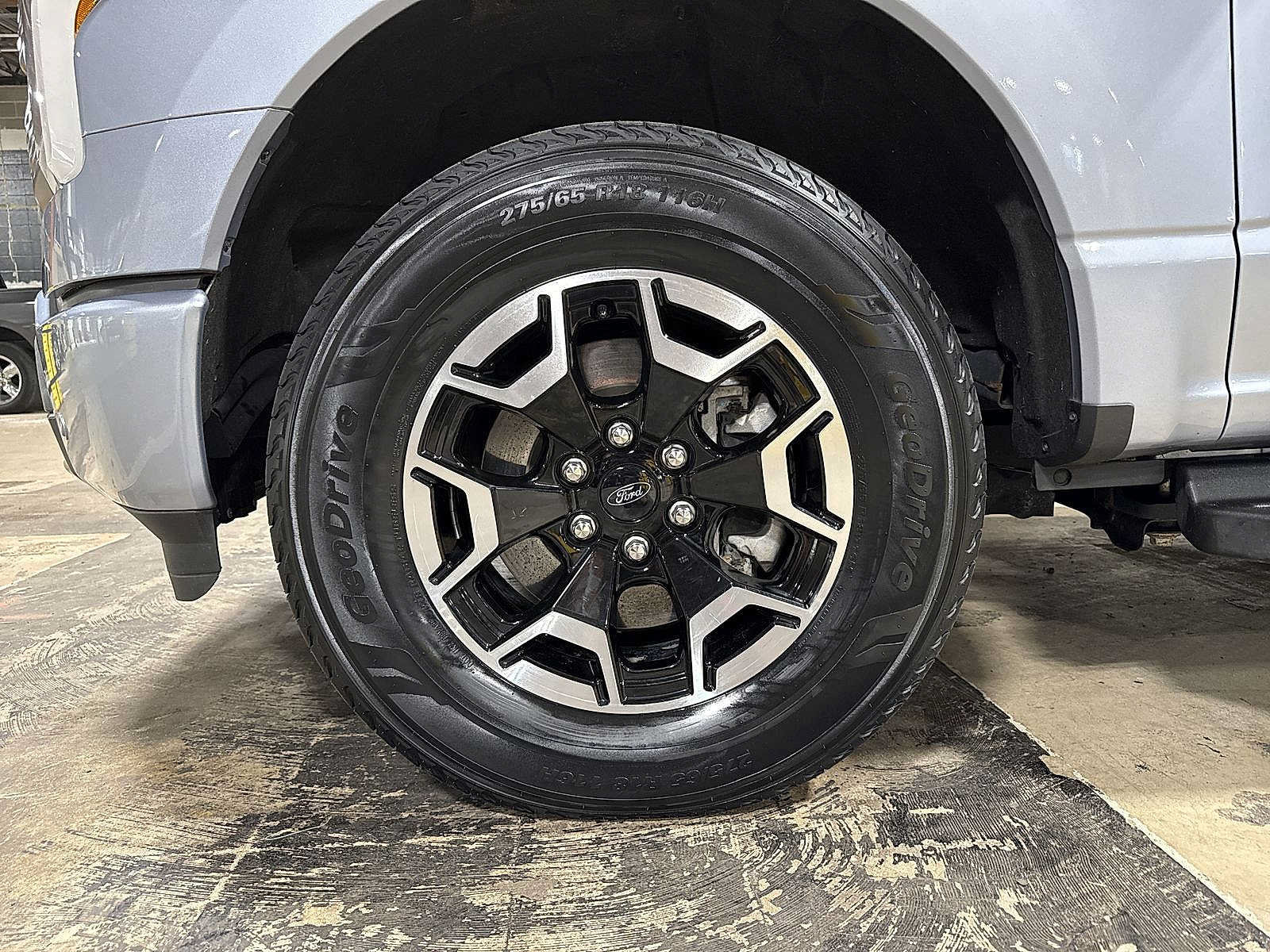 Used 2022 Ford F150 Lightning XLT AWD/4WD image 10
