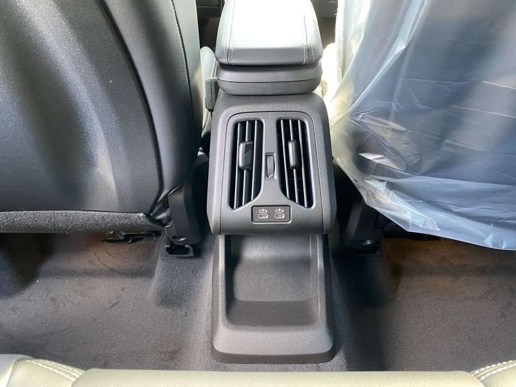 New 2026 BMW X1 xDrive28i w/ Technology Package AWD/4WD image 8