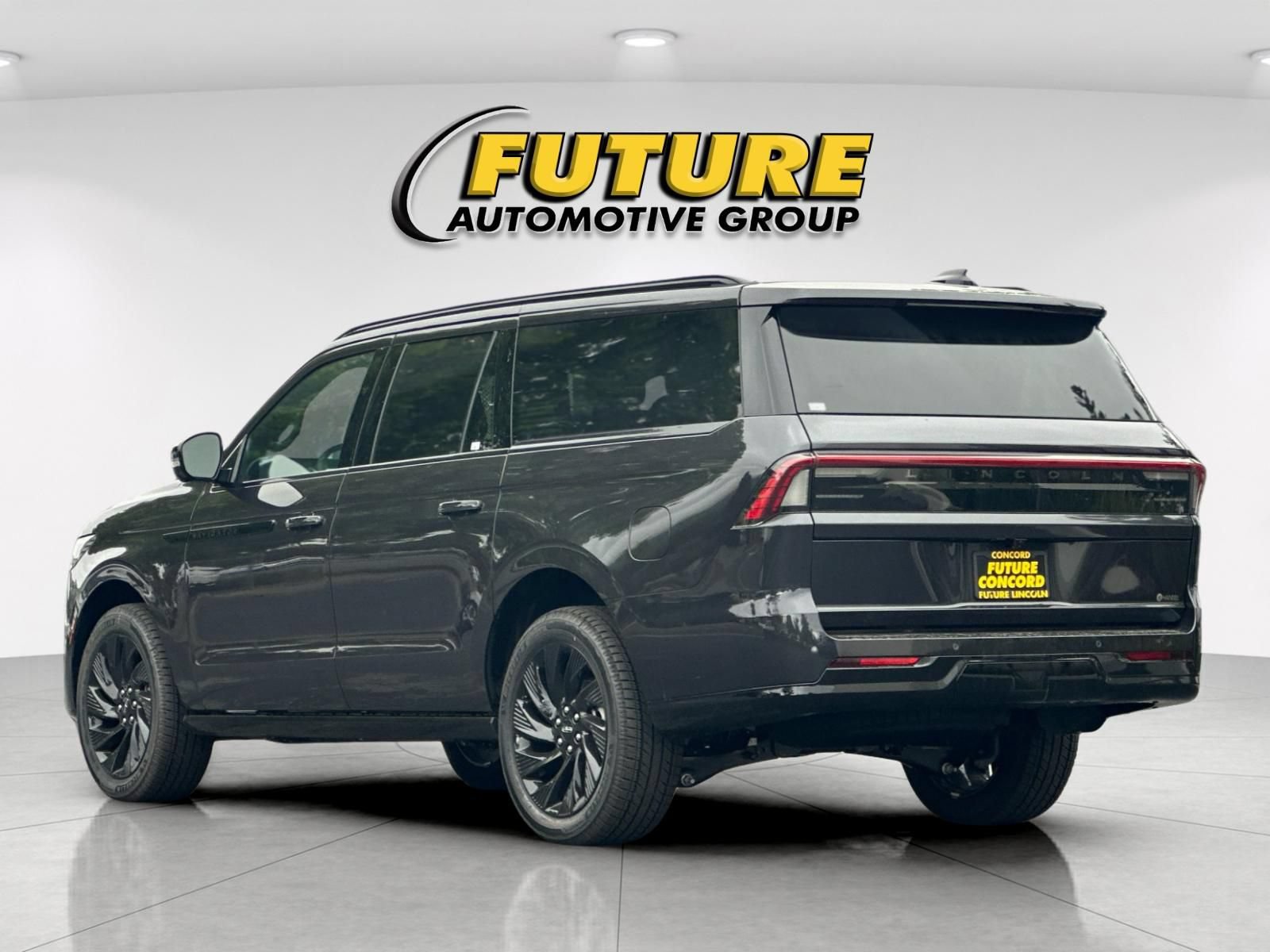 New 2026 Lincoln Navigator L Reserve w/ Jet Appearance Package AWD/4WD image 5