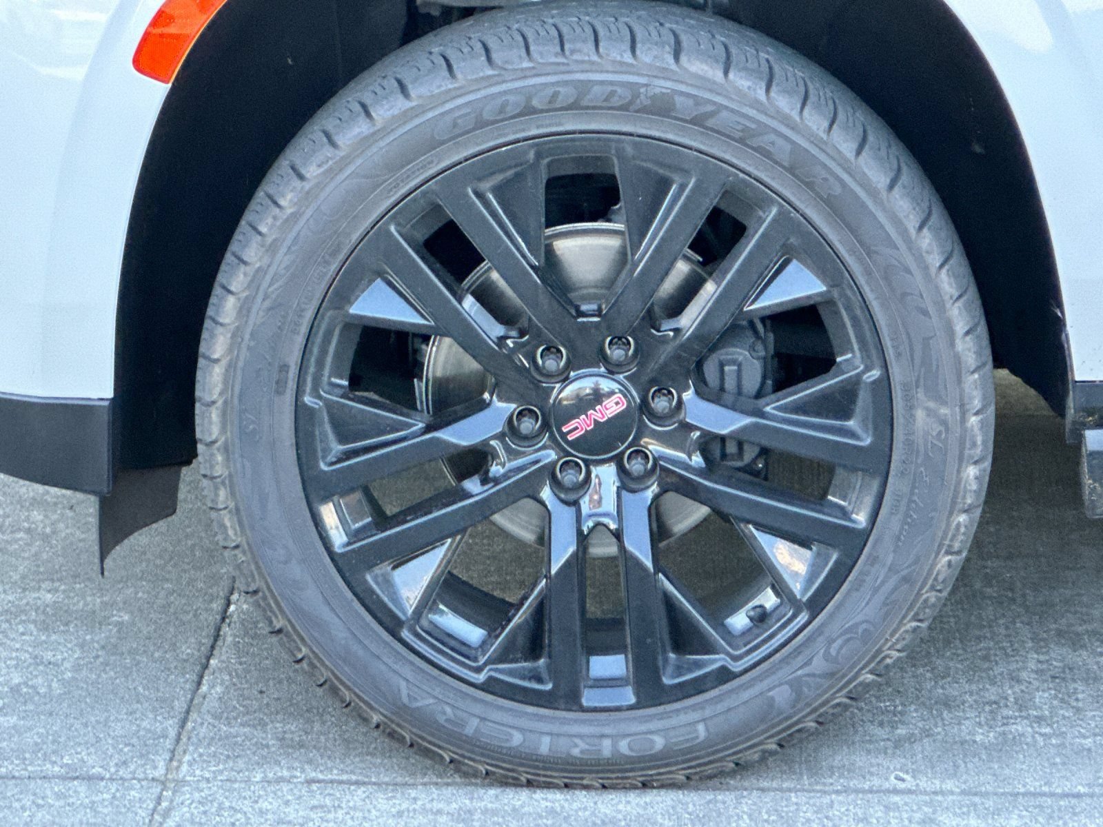 Used 2022 GMC Yukon XL Denali AWD/4WD image 24