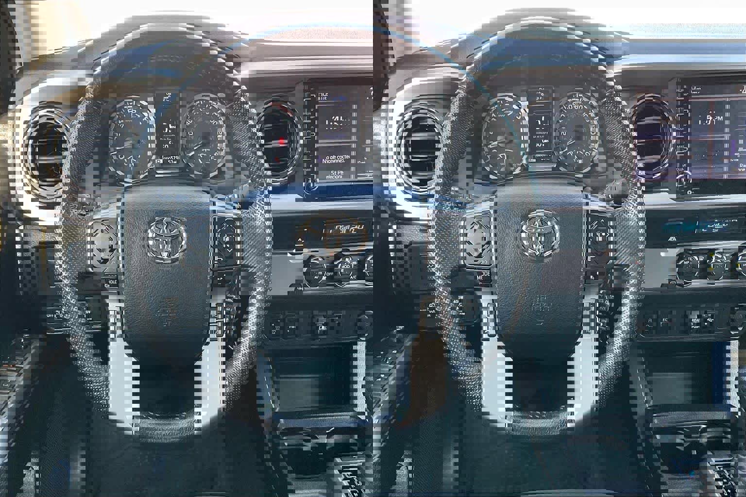 Used 2021 Toyota Tacoma SR5 w/ Trail Edition image 5