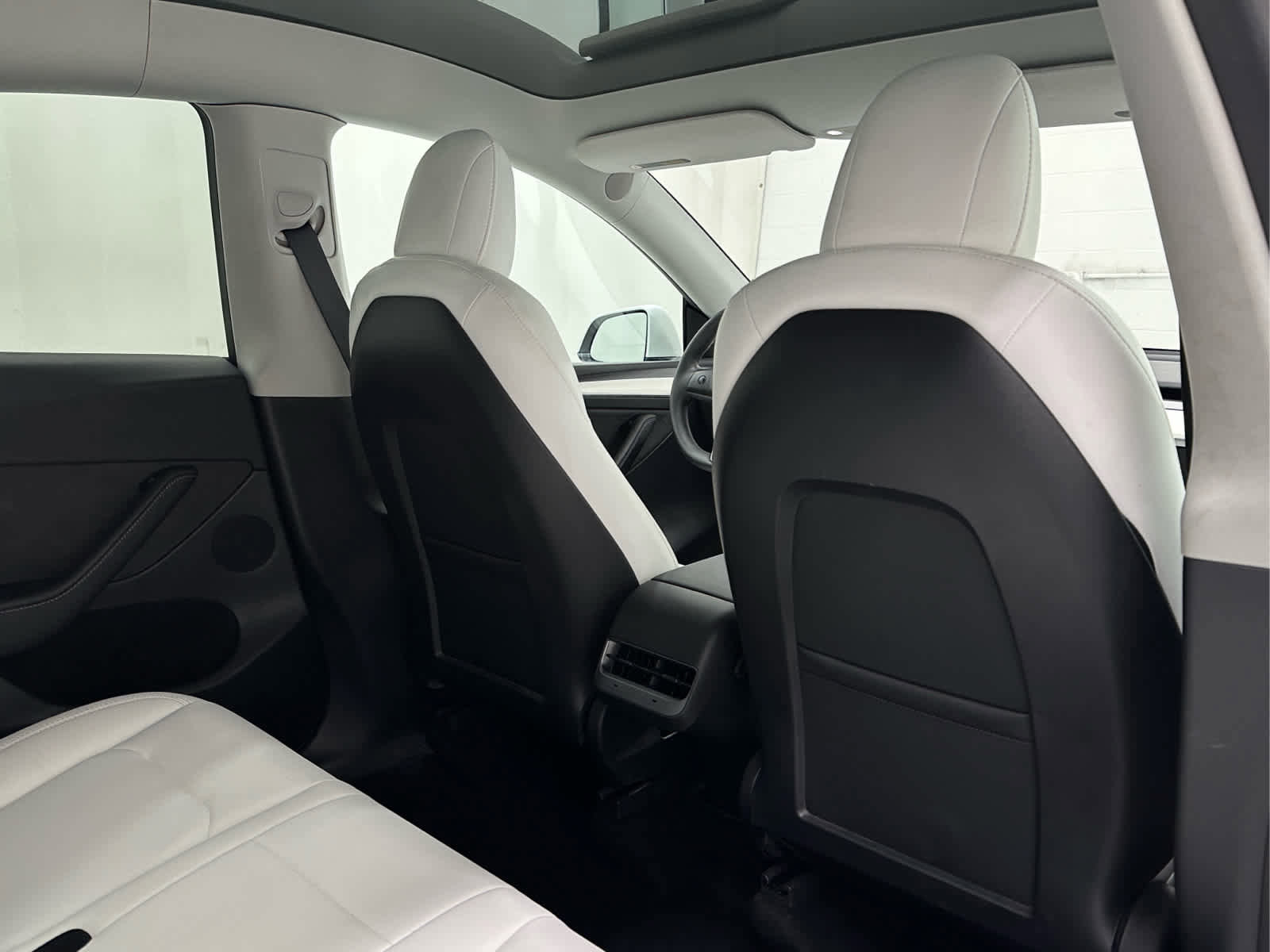 Used 2023 Tesla Model Y Long Range AWD/4WD image 20