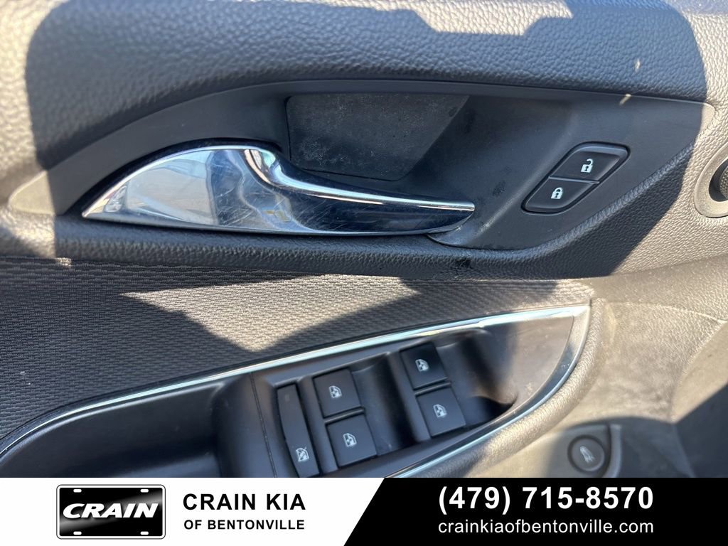 Used 2017 Chevrolet Cruze LS FWD image 6