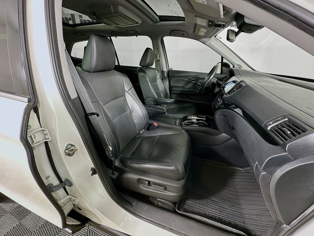Used 2019 Honda Pilot Elite image 38