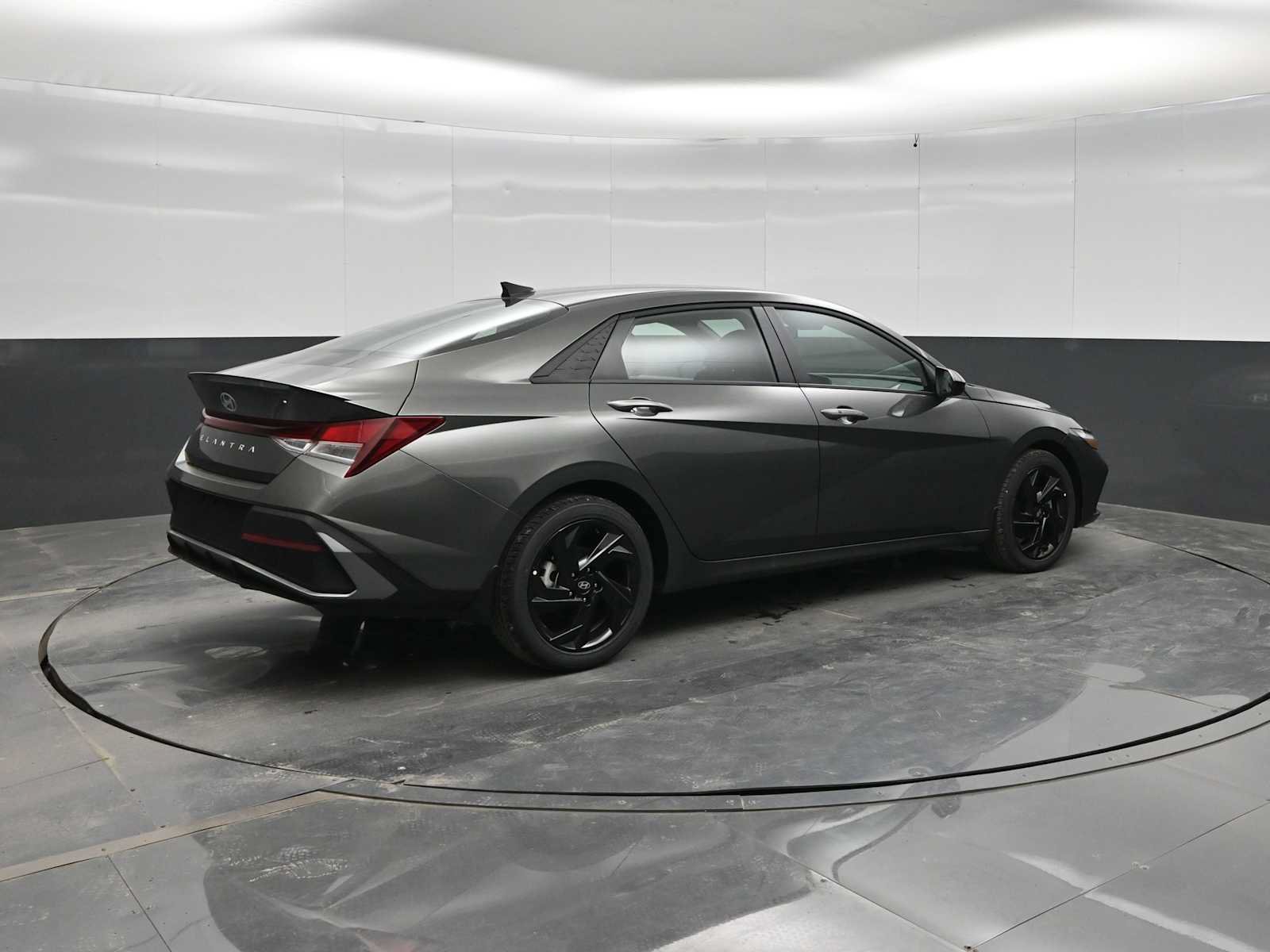 New 2026 Hyundai Elantra SEL Sport FWD image 7
