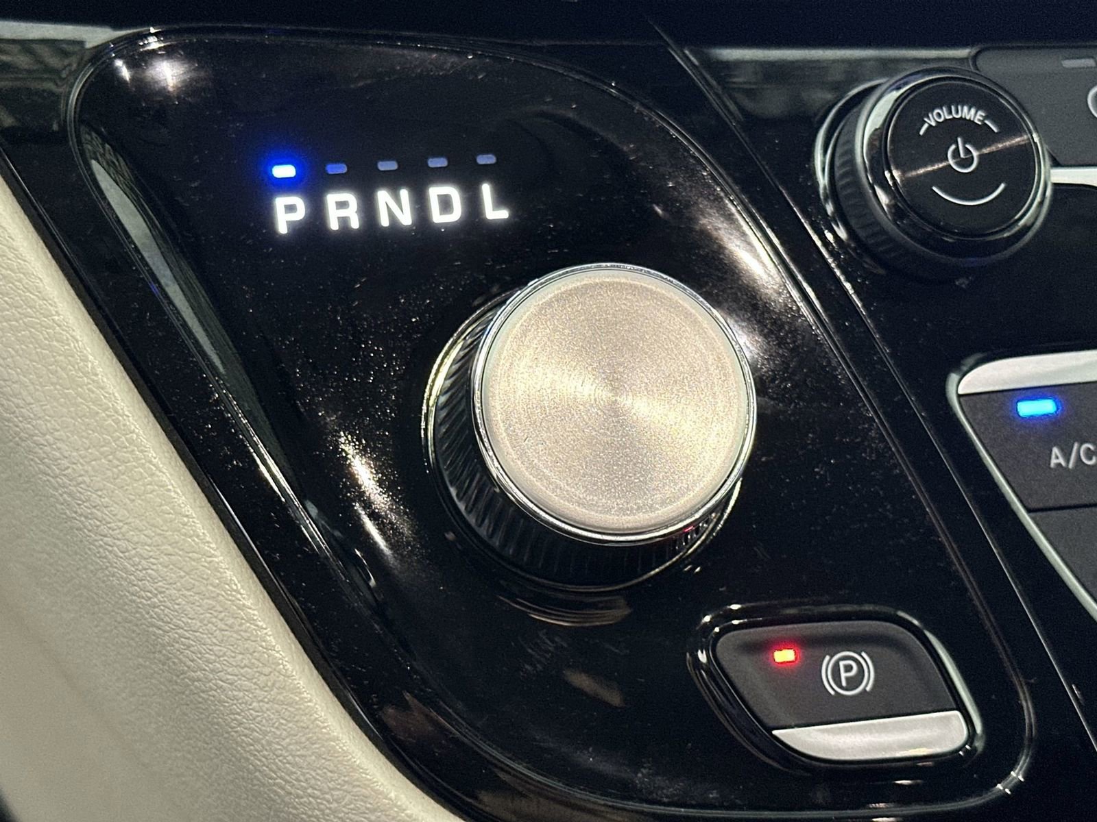 Used 2023 Chrysler Voyager LX image 24