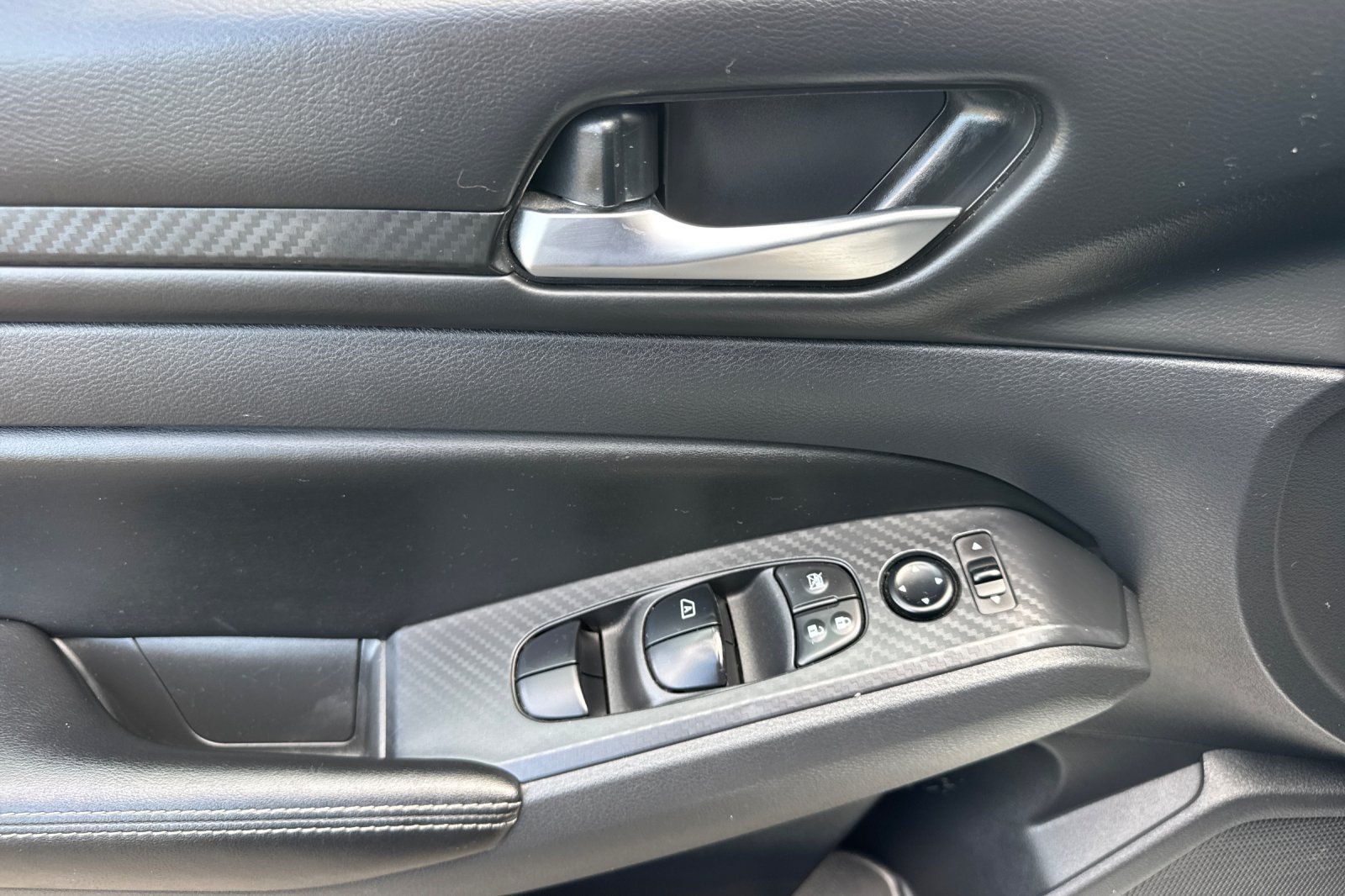 Certified 2025 Nissan Altima 2.5 SV FWD image 13