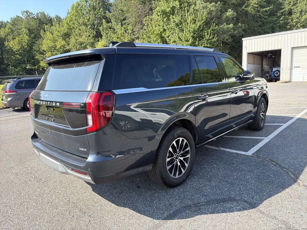 Used 2025 Ford Expedition Max Platinum AWD/4WD image 16
