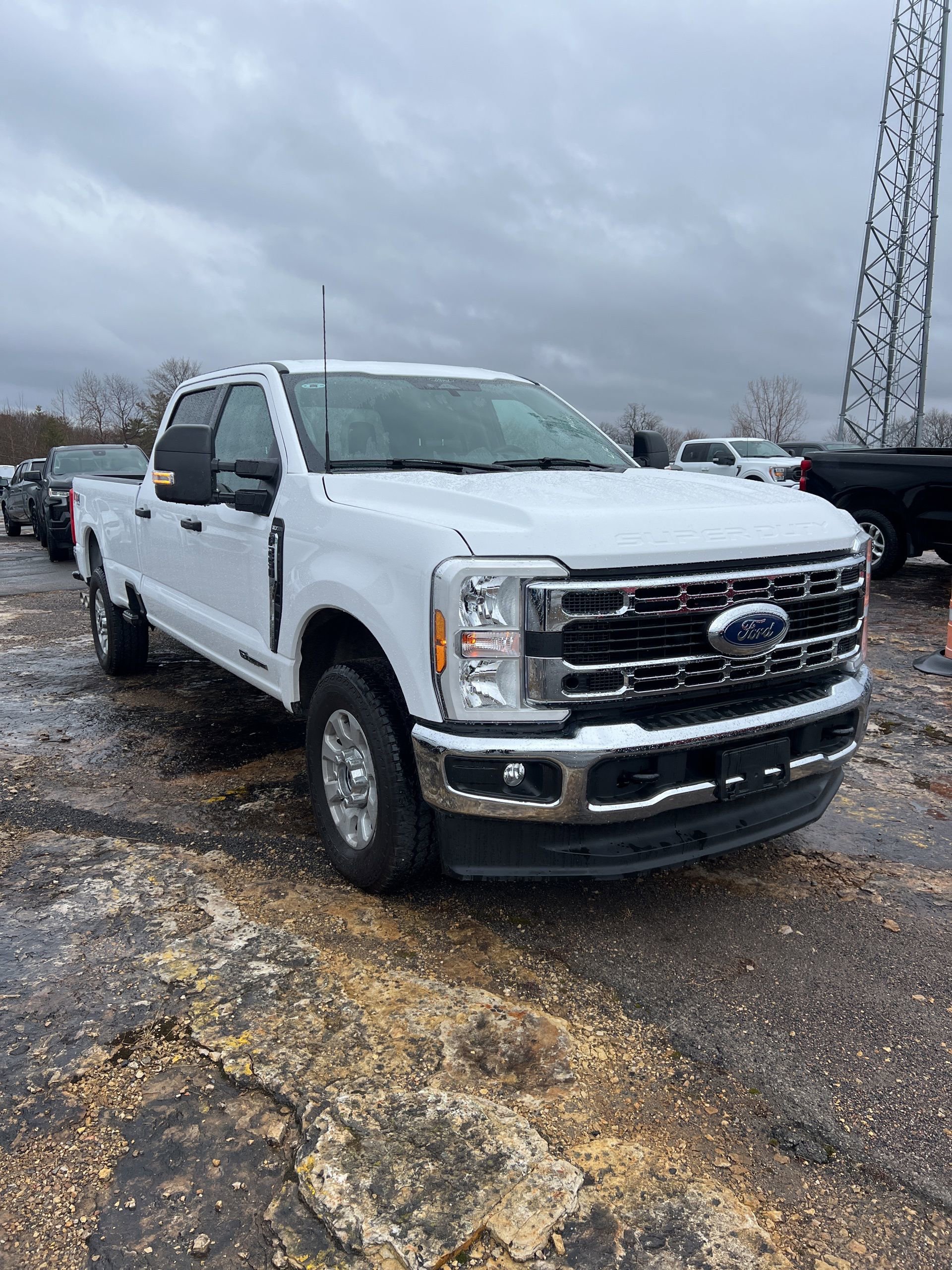 Used 2024 Ford F250 XLT image 2