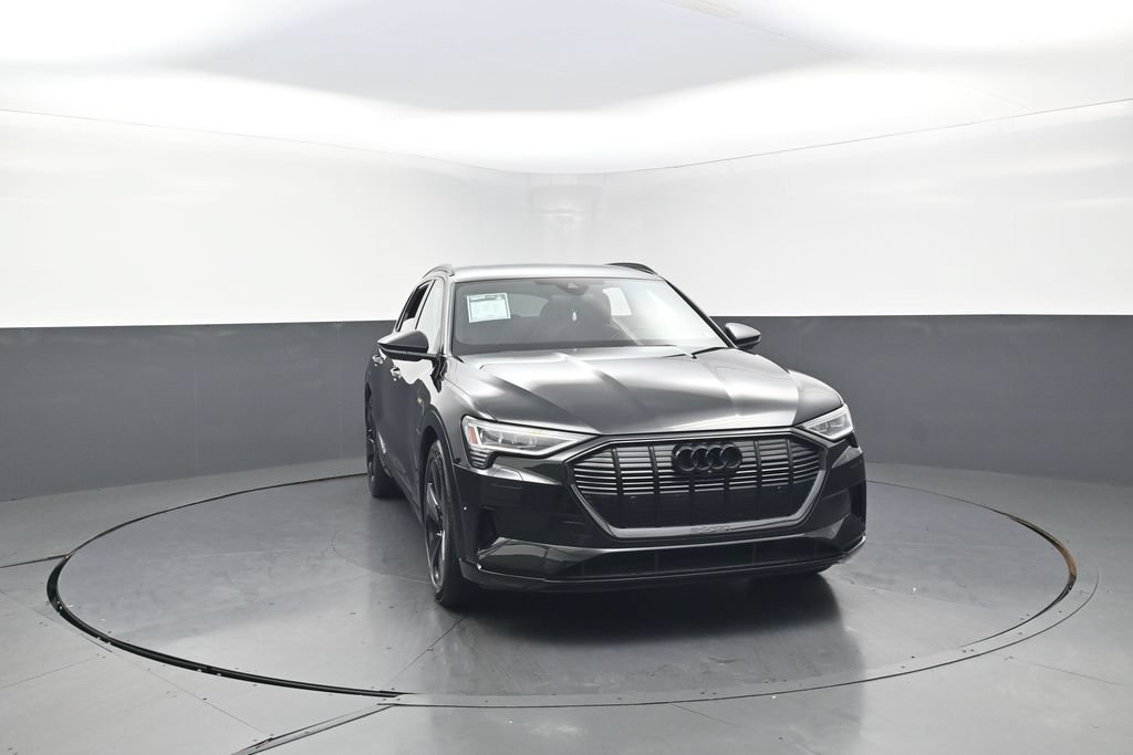Used 2022 Audi e-tron Premium Plus w/ Premium Plus Package AWD/4WD image 3