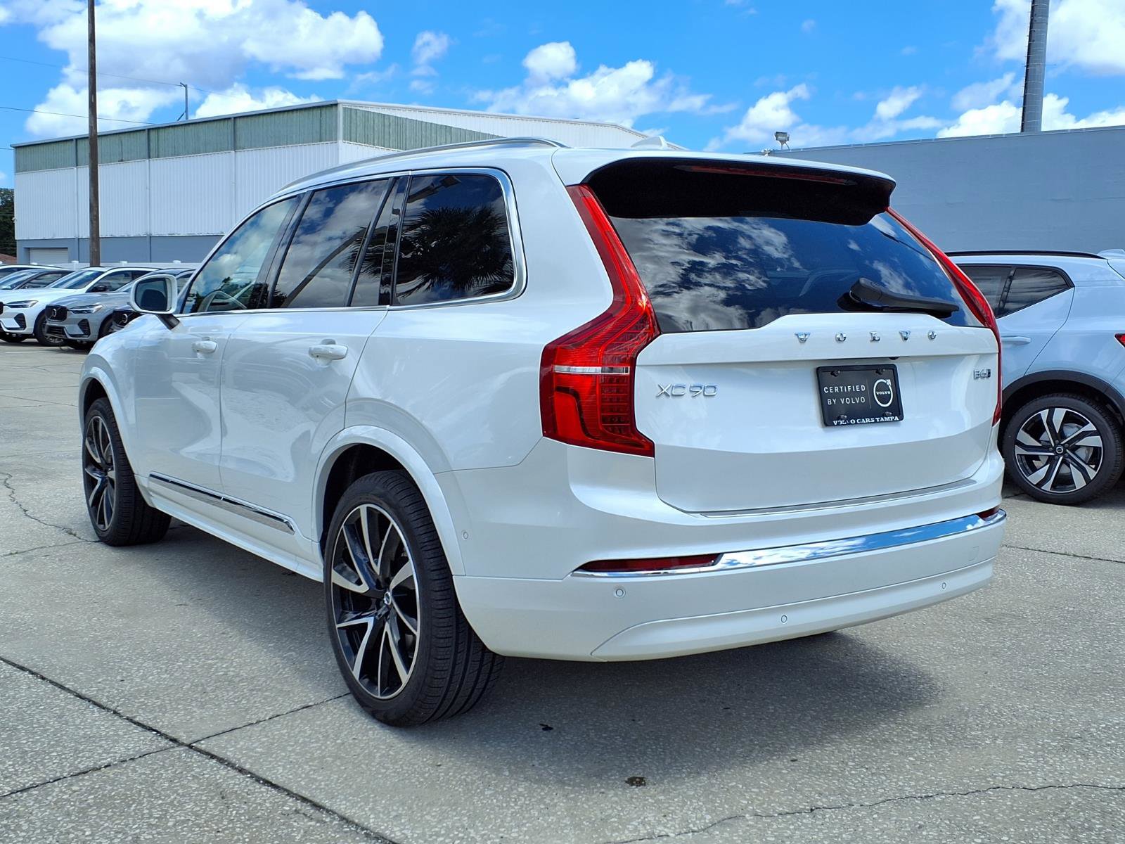 Used 2024 Volvo XC90 B6 Ultimate w/ Protection Package Premier AWD/4WD image 5