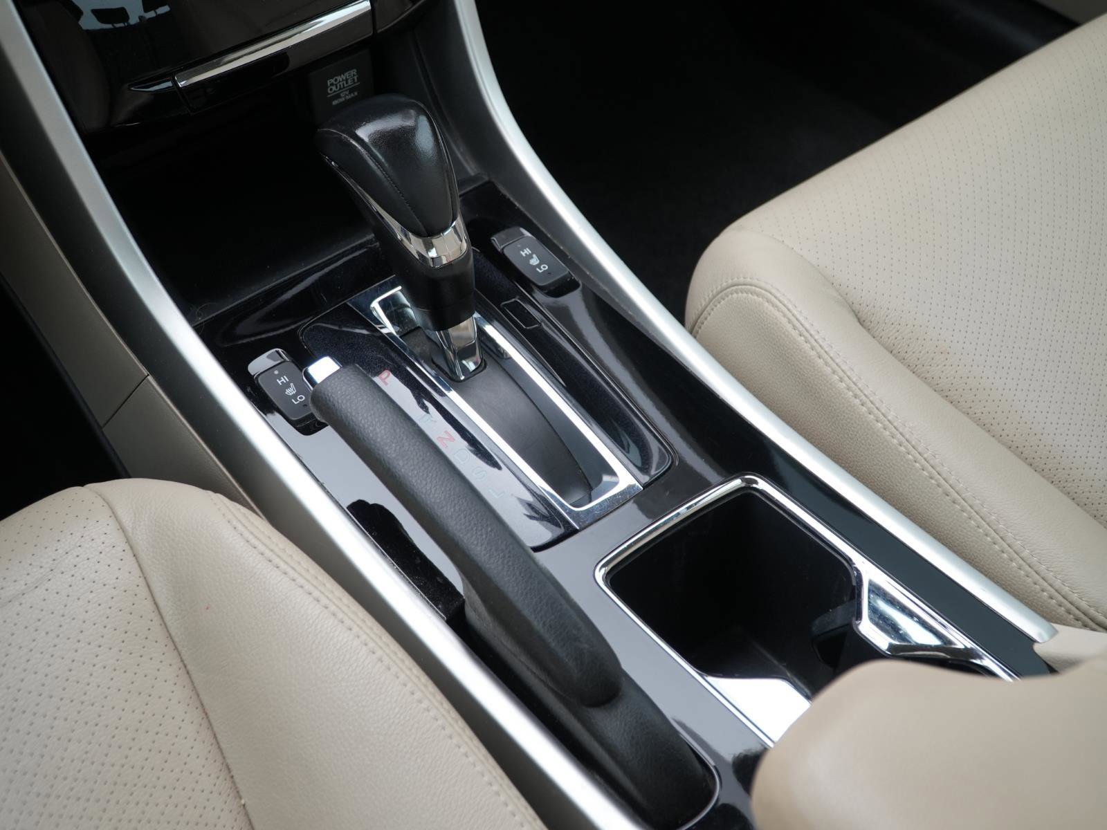 Used 2017 Honda Accord EX-L image 25