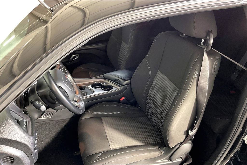 Used 2023 Dodge Challenger SXT image 34