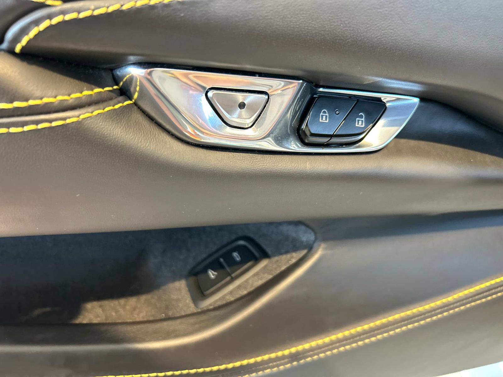 Used 2024 Chevrolet Corvette Stingray Premium Conv w/ Z51 Performance Package image 25