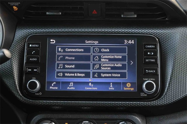 Used 2023 Nissan Kicks SV image 15