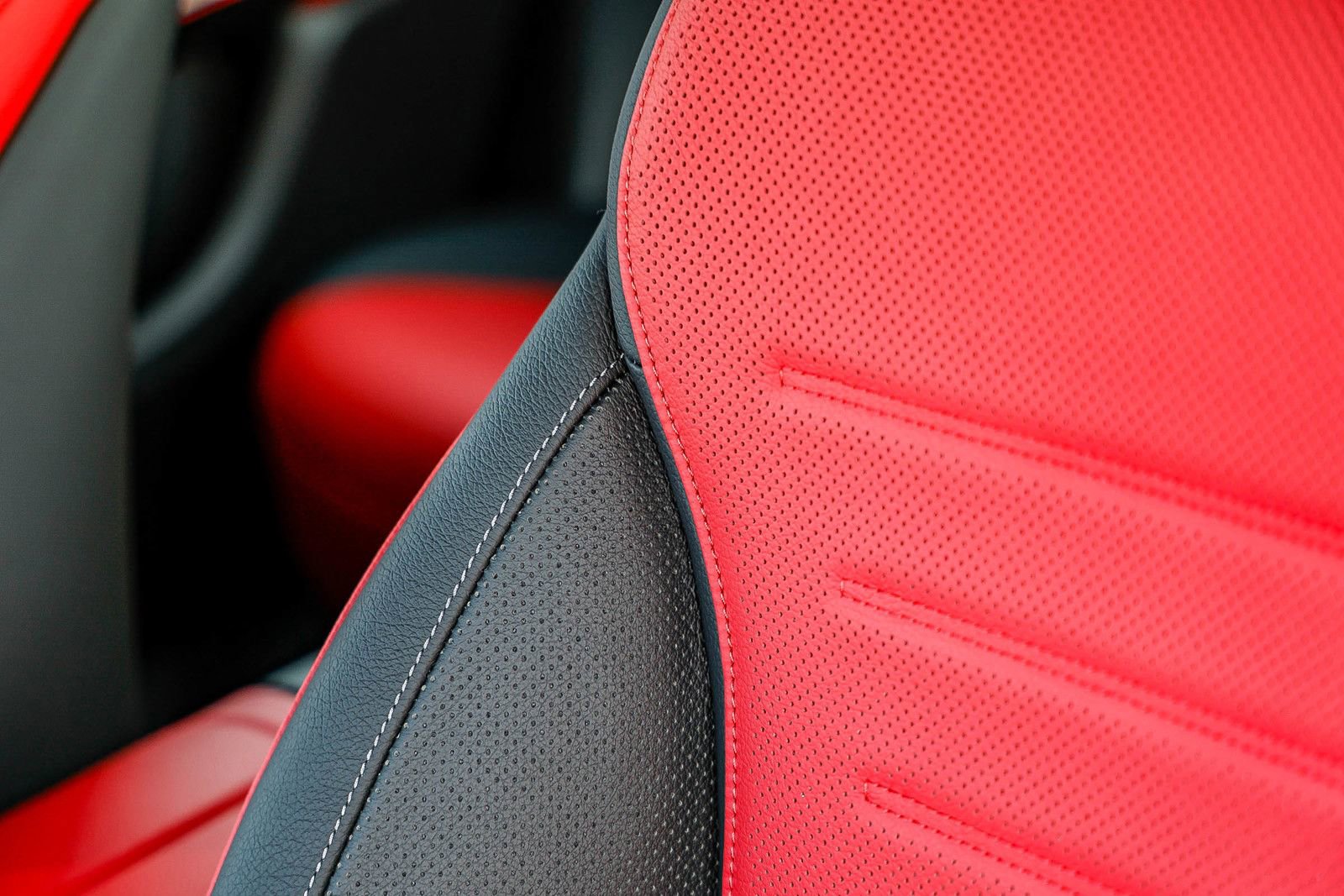 Used 2024 Mercedes-Benz GLC 43 AMG 4MATIC image 26