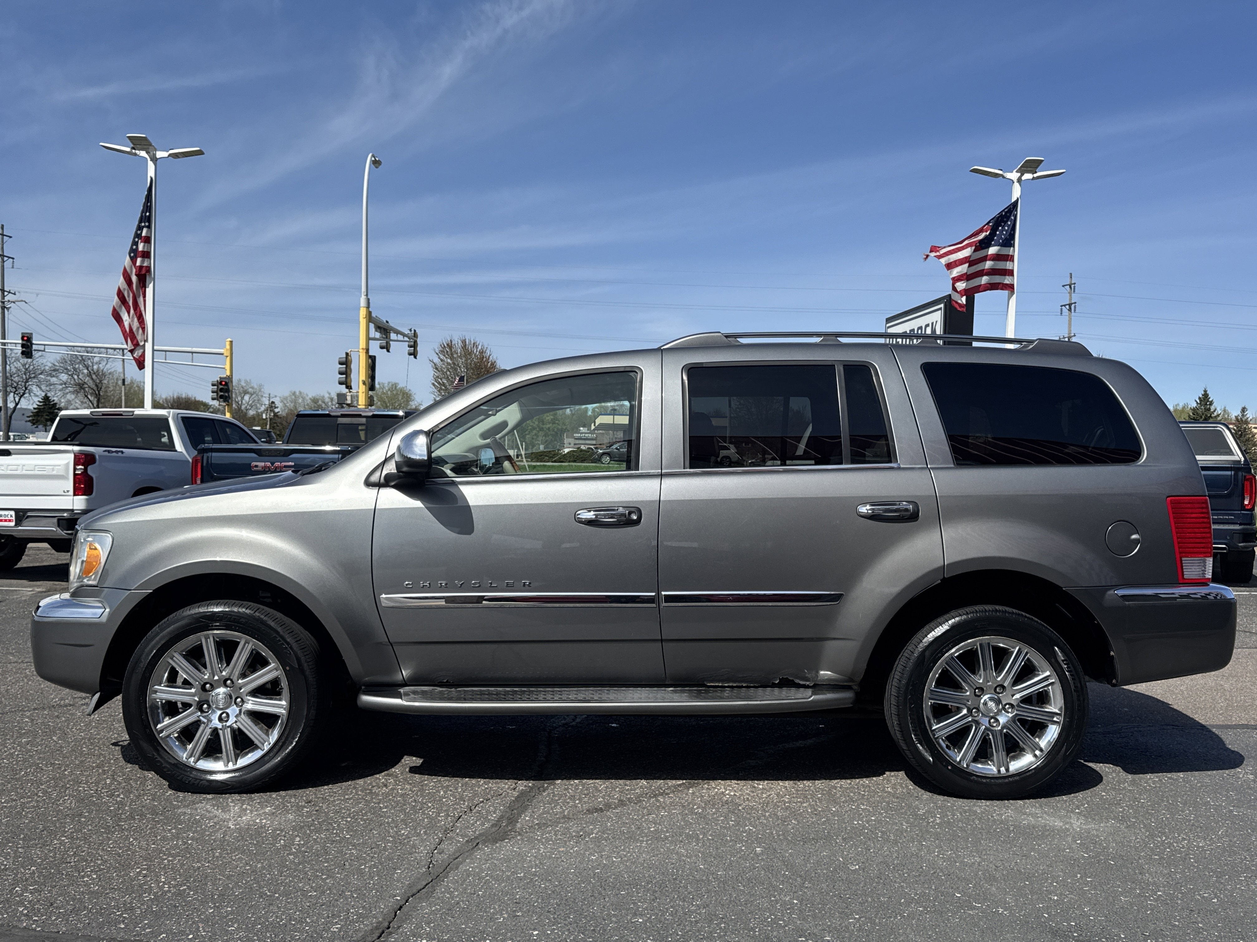 Used 2008 Chrysler Aspen Limited AWD/4WD image 4