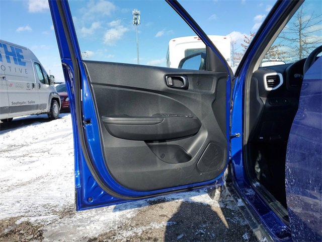 Used 2023 Hyundai Venue Limited w/ Cargo Package image 22