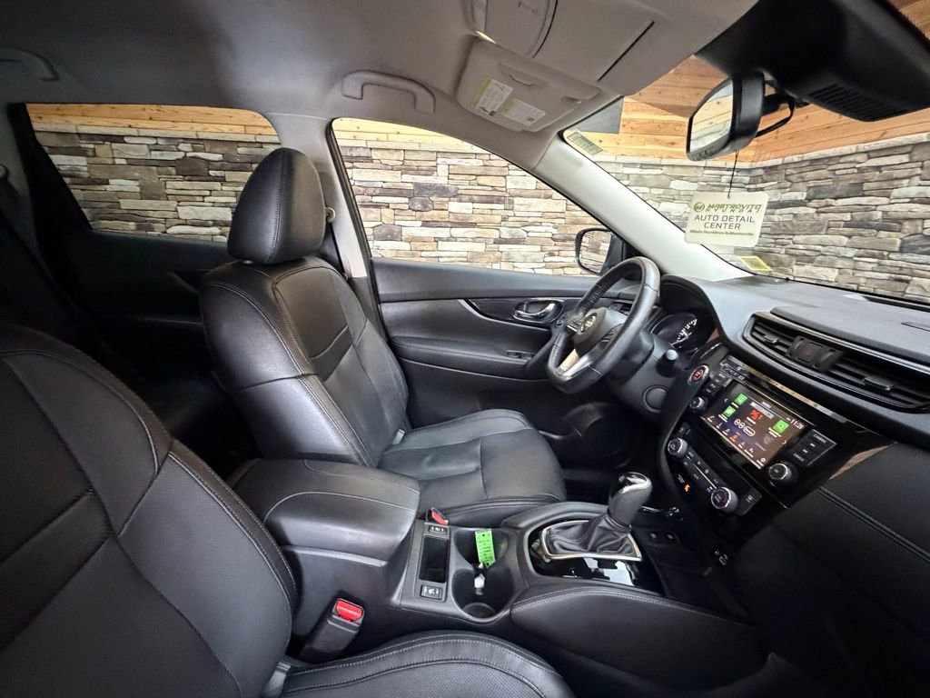 Used 2019 Nissan Rogue SL AWD/4WD image 14