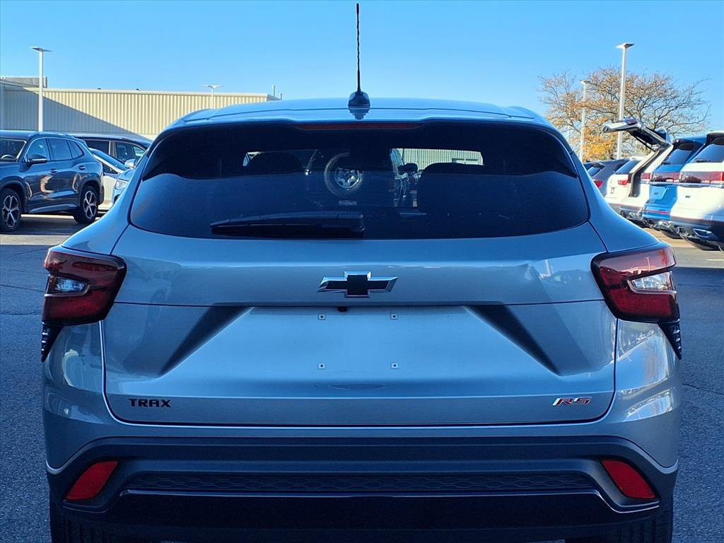 Used 2024 Chevrolet Trax RS w/ Driver Confidence Package image 25