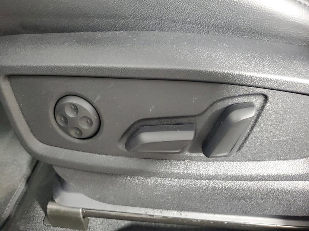 Certified 2025 Audi Q5 2.0T Premium AWD/4WD image 21