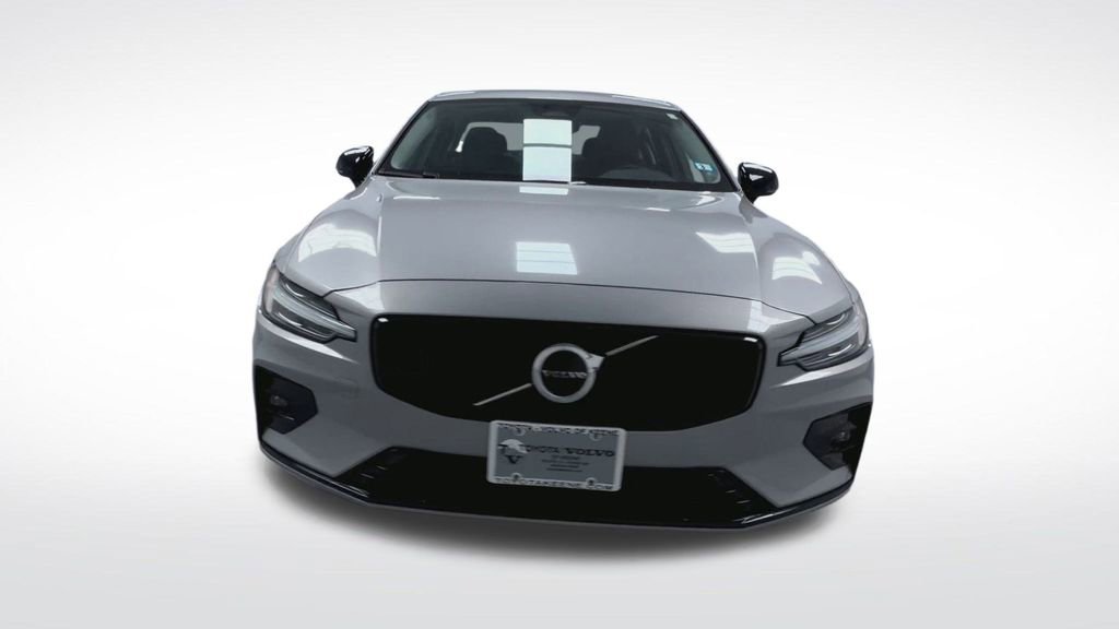 Used 2025 Volvo S60 B5 Core image 20