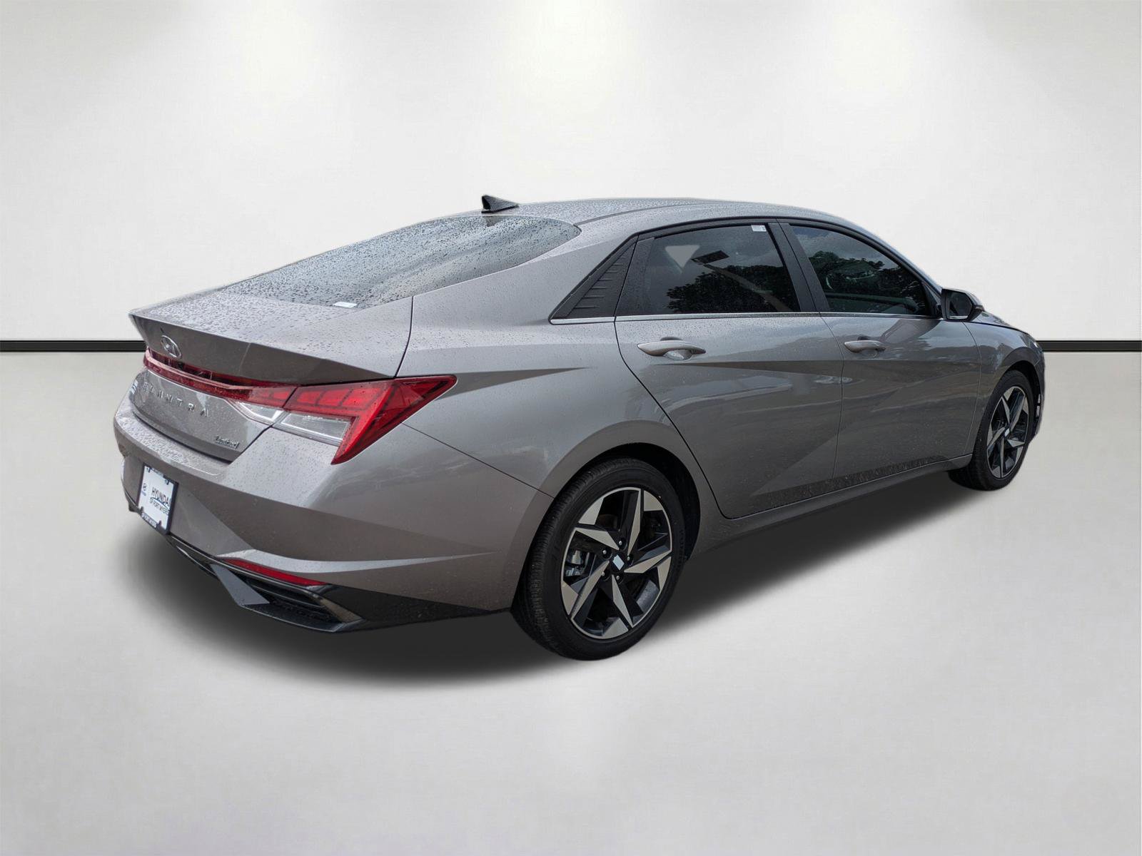 Used 2023 Hyundai Elantra Limited FWD image 5