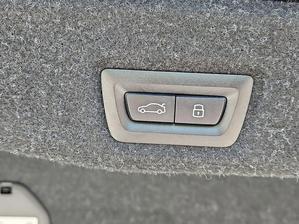 Used 2025 BMW i5 xDrive40 image 29