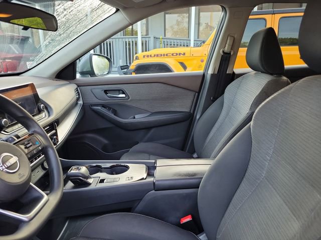 Used 2023 Nissan Rogue SV image 14
