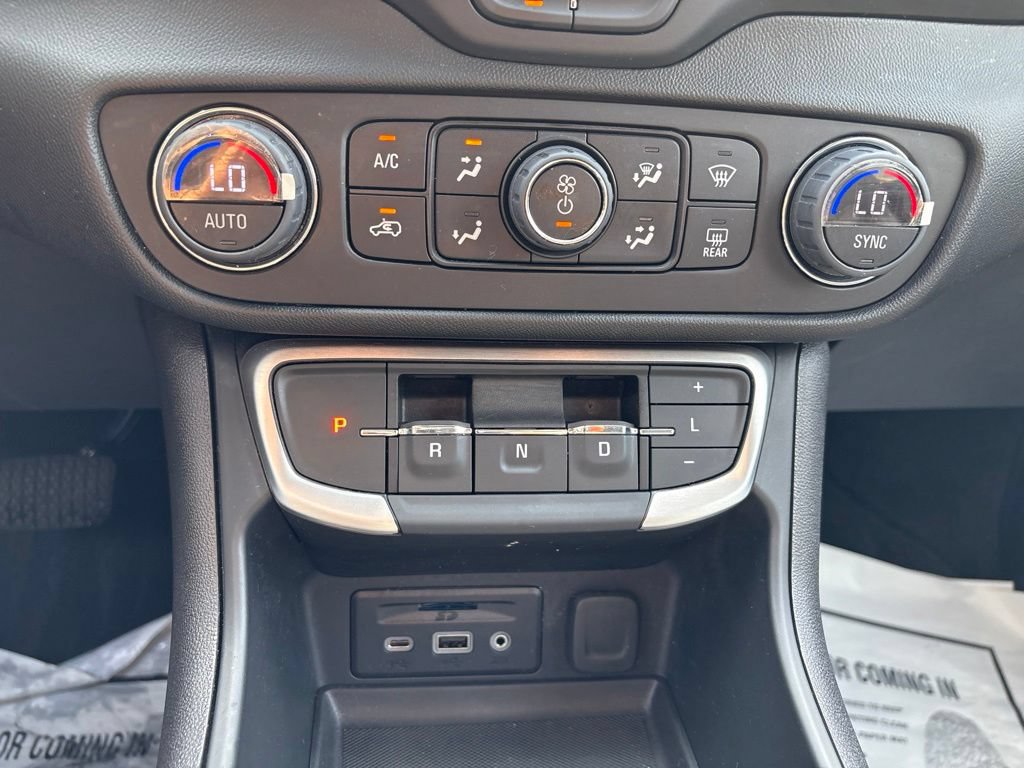 Used 2024 GMC Terrain SLT FWD image 24