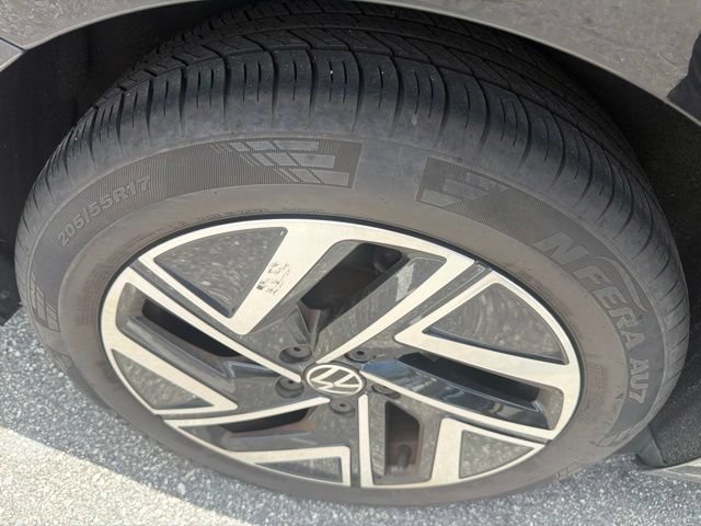 Certified 2024 Volkswagen Jetta SEL FWD image 9