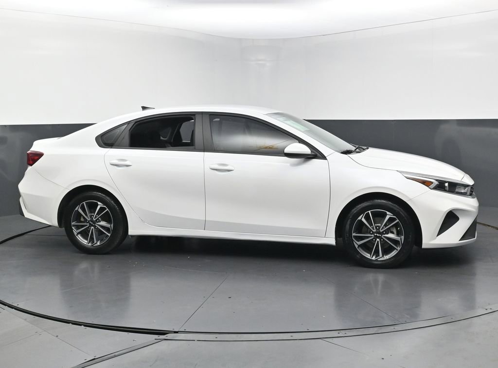 Used 2022 Kia Forte LXS image 6